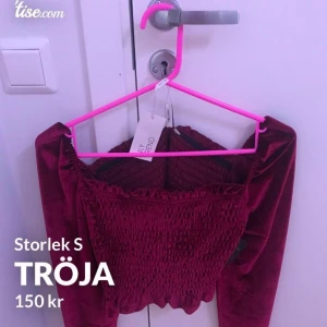 Tröja - Aldrig använd. Prislappen är kvar.
