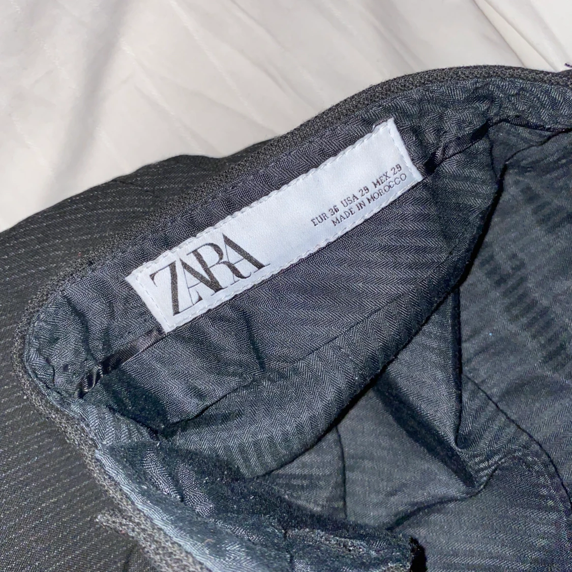 Zara tygbyxa, pris kan diskuteras - 90