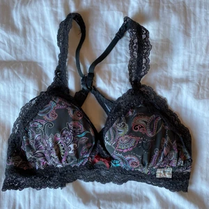 Bralette - Väldigt fin bralette från oddmolly💖