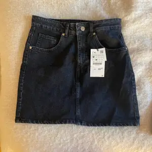 Två jeans kjolar från zara. 99kr/st eller köp båda för 199kr. 