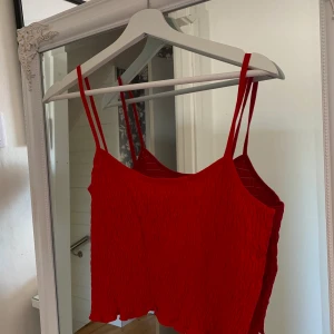 Topp - Topp ifrån h&m i storlek L 🤩 säljer pga för stort för mig!