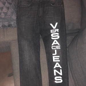 Versace jeans (nypris 3500kr) - Helt nya, väldigt sällsynta, nypris 3509kr