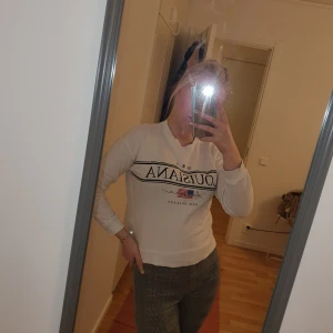 Långärmad tröja - Lite kort i armarna på mej.