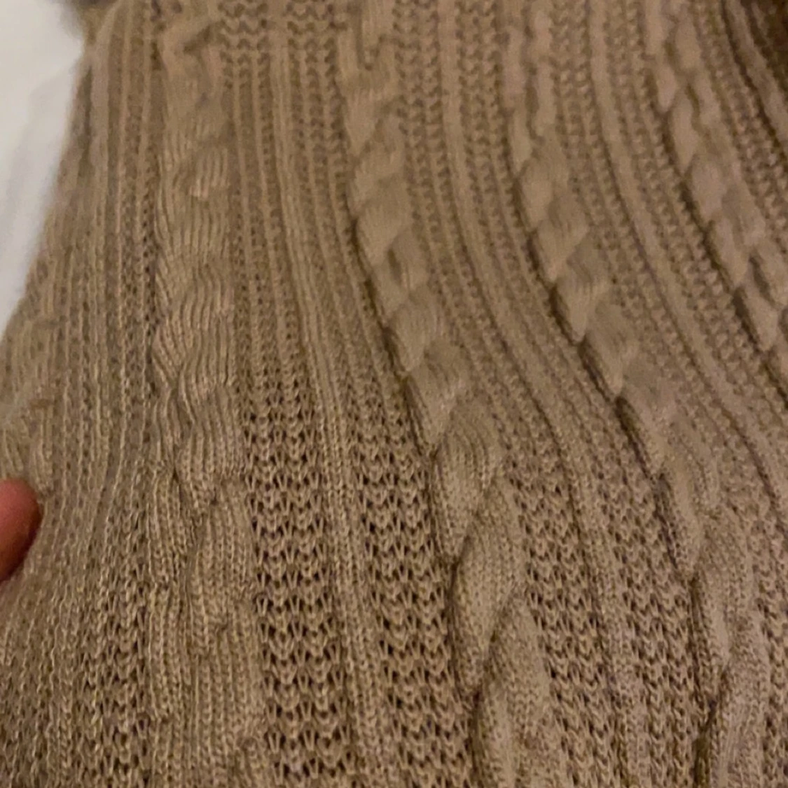 Beige stickad tröja  - 90