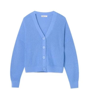 Blå kofta - En snygg och trendig kofta från Stradivarius med knappar. Köpt i Spanien för 25 euro och endast använd 1 gång.