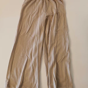 Set - Säljer mitt fina set från GinaTricot 💖 storlek S. 200kr för båda delarna 💗