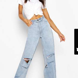 Oversize jeans från Boohoo (tall). Strl 40 