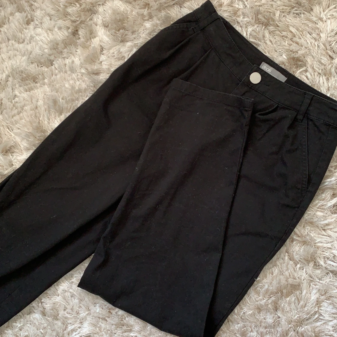 Svarta byxor från asos  - 90