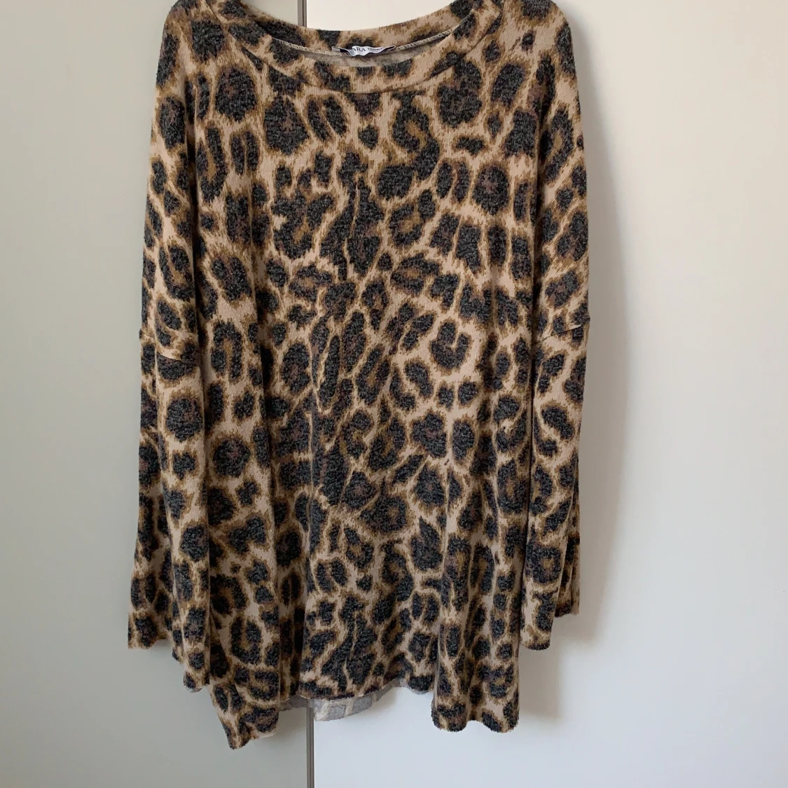 Leopardfärgad tröja- Zara 