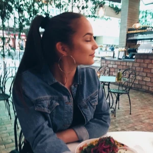 Jeansjacka  - Jeansjacka ifrån pull and bear använd ett fåtal gånger ❤️