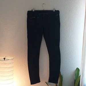G-star jeans, använda en gång - Mörkblå, låg midja, stuprör