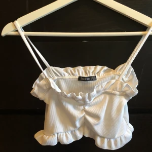 Vit topp/linne från boohoo - Storlek M/L oanvänd