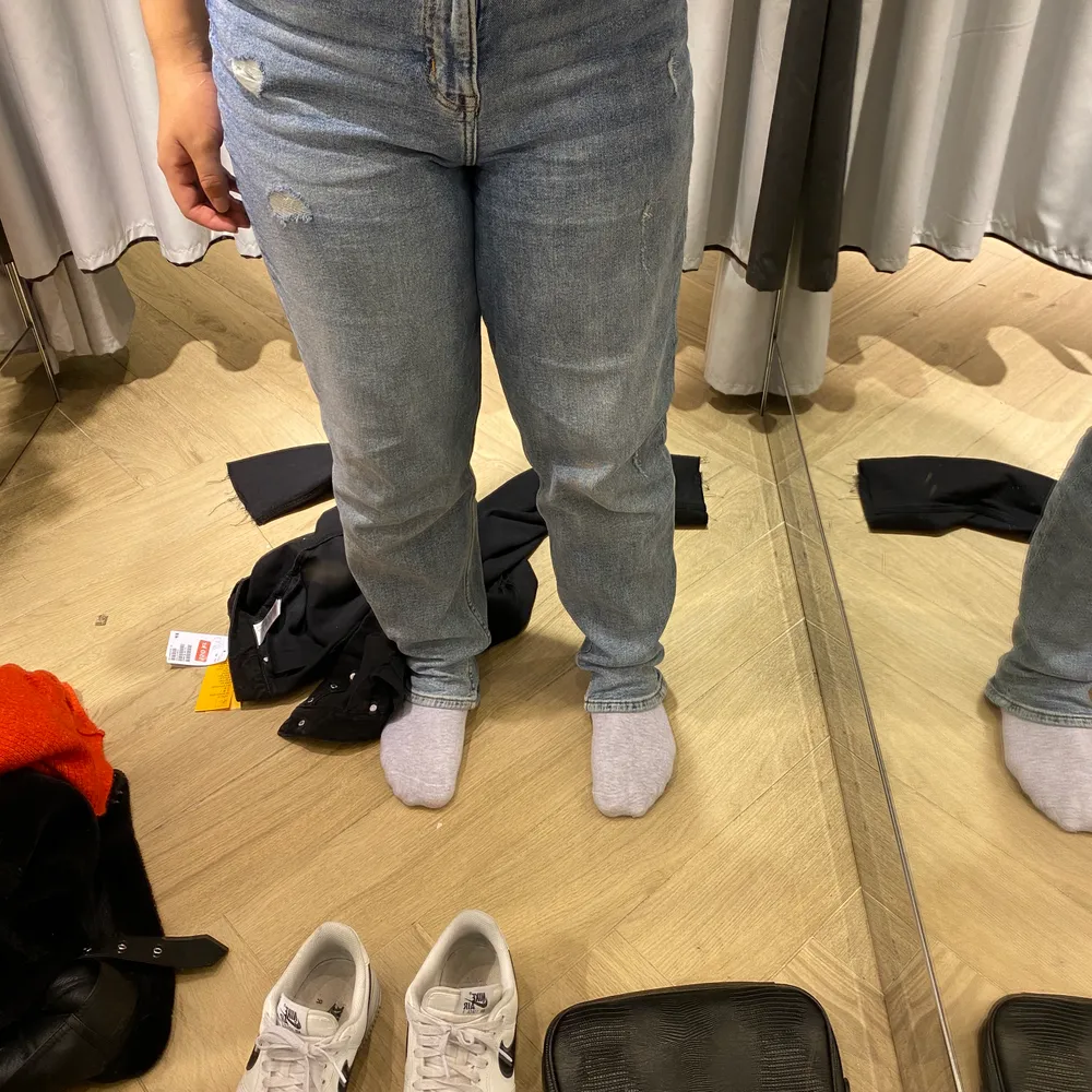 Aäljar dom här fina o coola jeans . Jeans & Byxor.