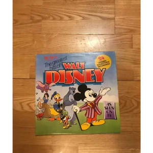  - Varför inte återuppliva barndomen men en Disney LP?  I fint skick och funkar felfritt.  Kan skicka men köparen står för frakt 58kr (kan skicka med ett billigare alternativ men vet inte hur säkert det är) 📮 Katt finns i hemmet 🐈