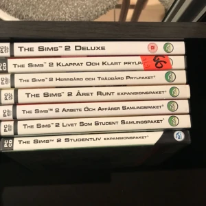  - The sims 2 spel. Kom med prisförslag kan säljas me paketpris också. Kan frakta men då betalar köparen frakten 