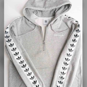  - Andvänt fåtal gånger. Bra skick. Köpt för 800kr. Köparen står för frakt. 