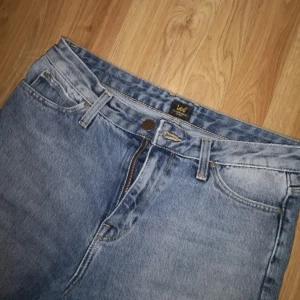  - Helt nya Lee jeans 