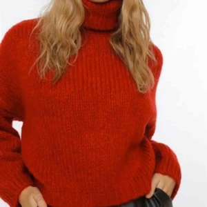  - Stickad tröja från Chiquelle (slutsåld på deras hemsida). Tar emot swish