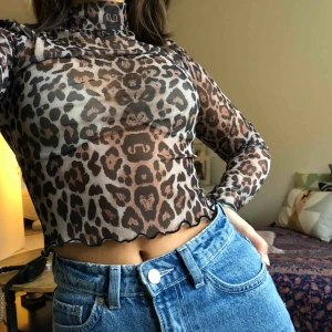  - Skitnice mesh tröja med leopardmönster🐆