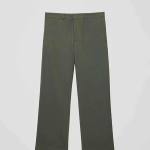  - COS Green Wide Pants  Bra skick Storlek EUR 48, sitter bra på mig som är runt 180 Köpare betalar frakt Kan gå ner i pris vid snabb affär