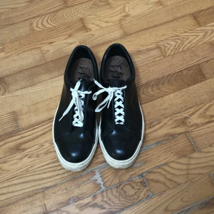 Eytys skor - Eytys skor strl.45 svarta haft dom 1 sommar i bra skicka