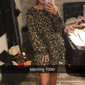 klänning - leopardklänning