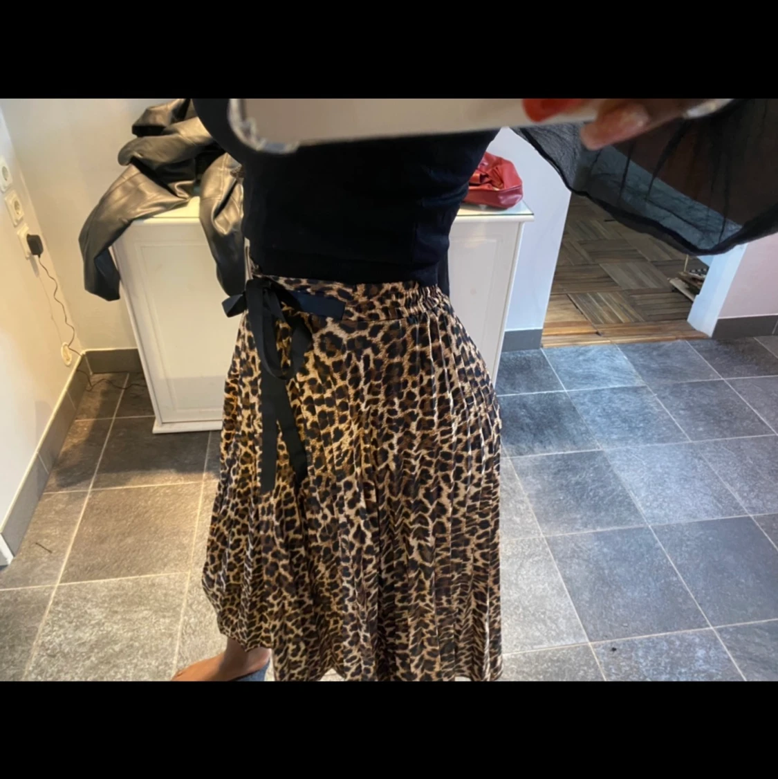 Lång Leopard kjol
