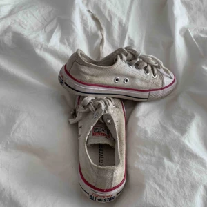  - Converse i storlek 30