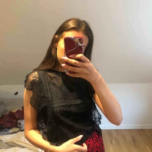  - Säljer denna svarta party topp från Zara! Storlek S, använd sparsamt!