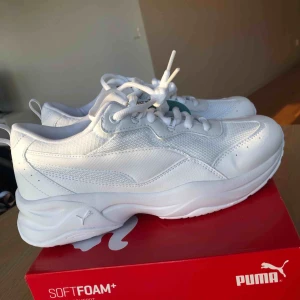  - Säljer ett par jätte fina och helt oanvända chunky sneakers från puma, säljer dom då det inte va min stil 