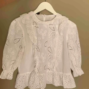  - Söt topp från zara. Använd 1 gång. 