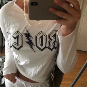 Zadig  - Säljer denna tröja från Zadig! Buda från 300! ❤️BUD 400kr❤️