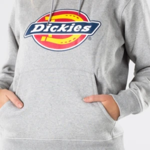 Dickies hoodie - Storlek S, använd 2 gånger så ny i skicket, lägg ett bud, kontakta vid intresse😇