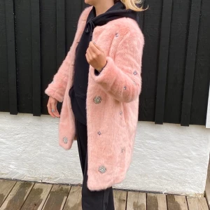 Pälskappa - Kappa köpt på Zara. Lite sönder i tyget på innersidan men inget som syns utåt. 