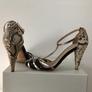 Massimo Dutti high heels - Gold - snake skin style high heels, super comfy, looks great for any occasion