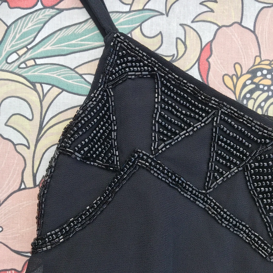 Pärlbroderad festklänning