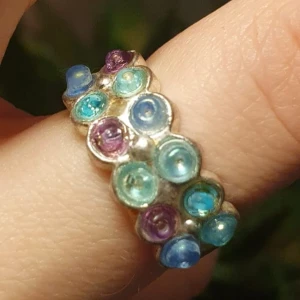 Pastellring  - Ring med pastellfärgade stenar i blått o lila💙 fri frakt! 
