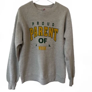 90’s vintage sweater  - 90’s vintage sweater, bra vintage skick i storlek M ⚡️ bud från 500, säljes Direkt för 600 (+ frakt 63 kronor) 