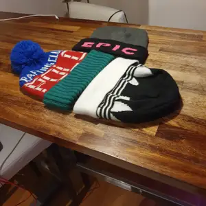 Nice and good looking designer  hats.Black from Adidas; blue from polo Ralph Louren bobble hat 150 with a word drifting club adidas och epic hats 100 All used few times. Alla till bud.all 300