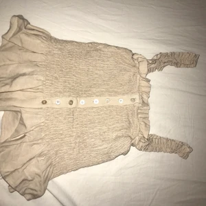 Beige topp  - Beige topp från hm, bra skick