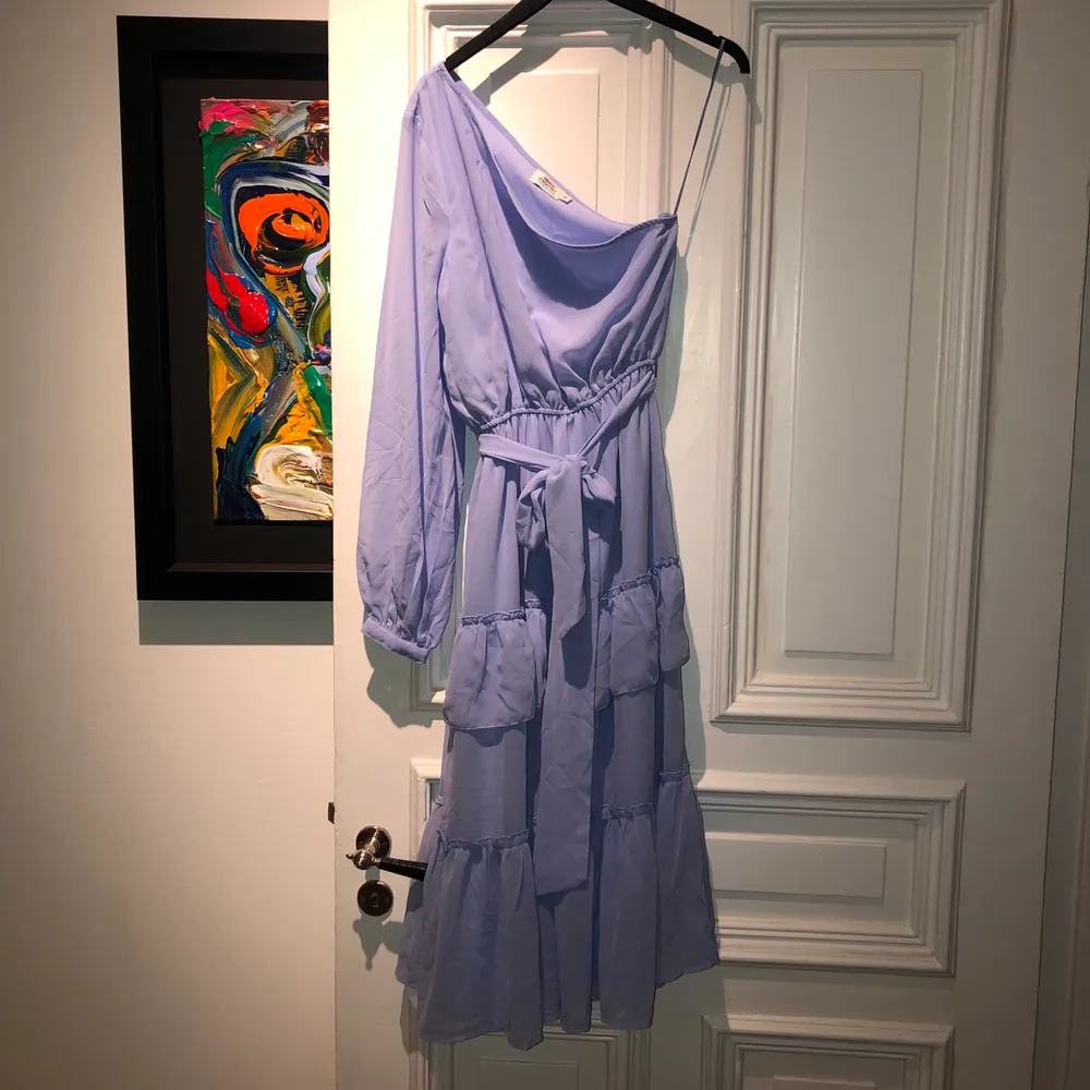 Super fin ljusblå klänning från Andrea hedestedt x NAKD. Klänningar.