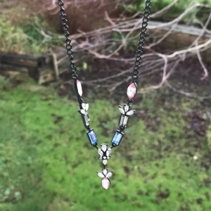 Halsband - Halsband från ginatricot. Den är nästan som en choker. Köparen står för frakten❤️