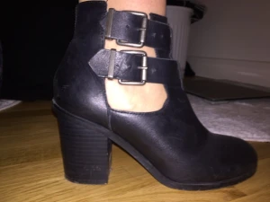  - Nypris 800kr. Använda ett par gånger. Säljes för 300kr