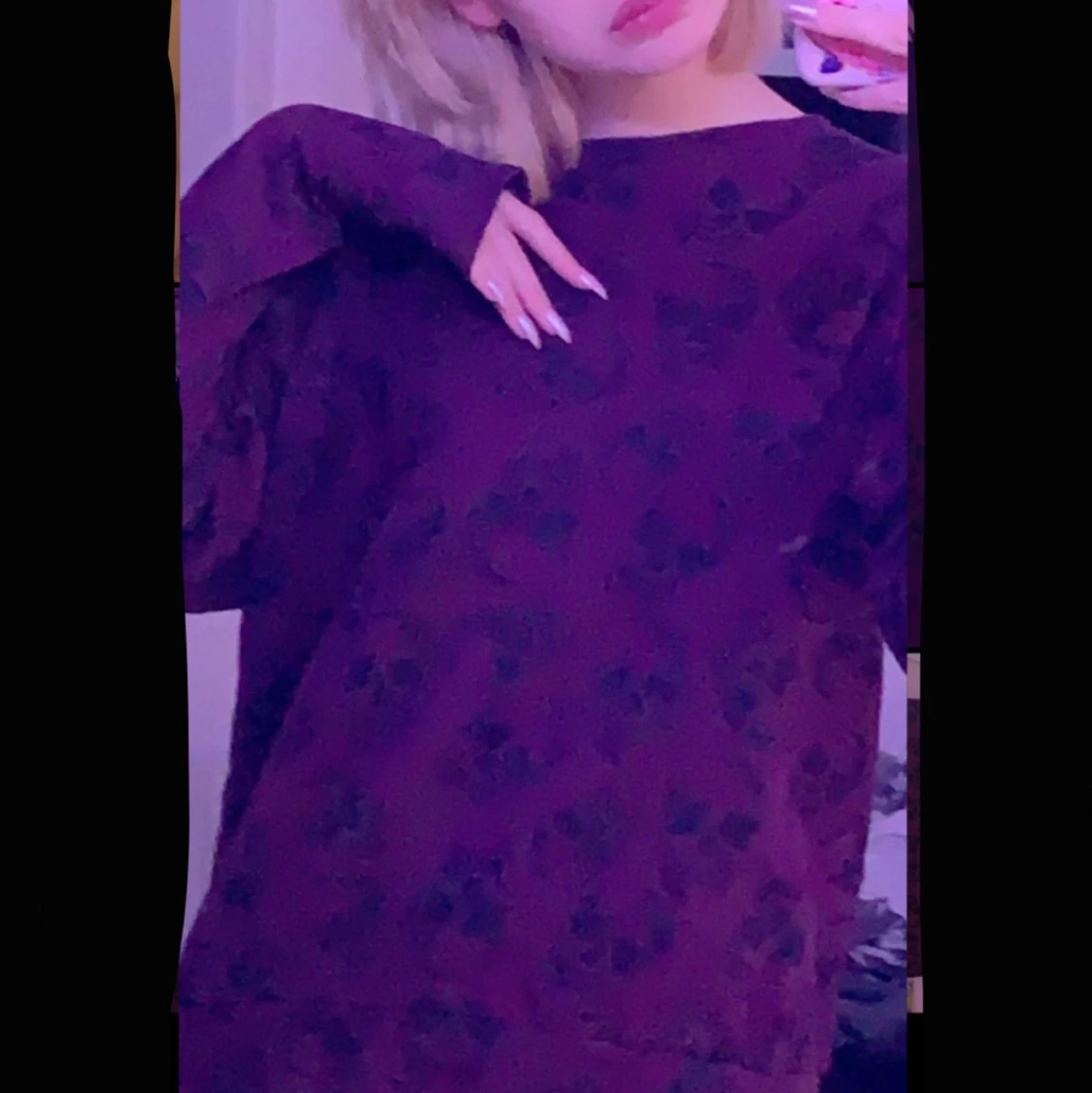 vinröd långtröja med dödskallar - 91