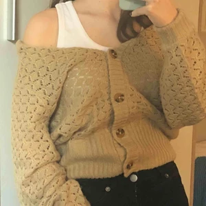  - Fin kofta från monki💕köparen står för frakt💕