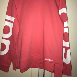  - Helt ny oanvänd adidaströja i rosa💕💞💘🌷👛👚🔮🎀