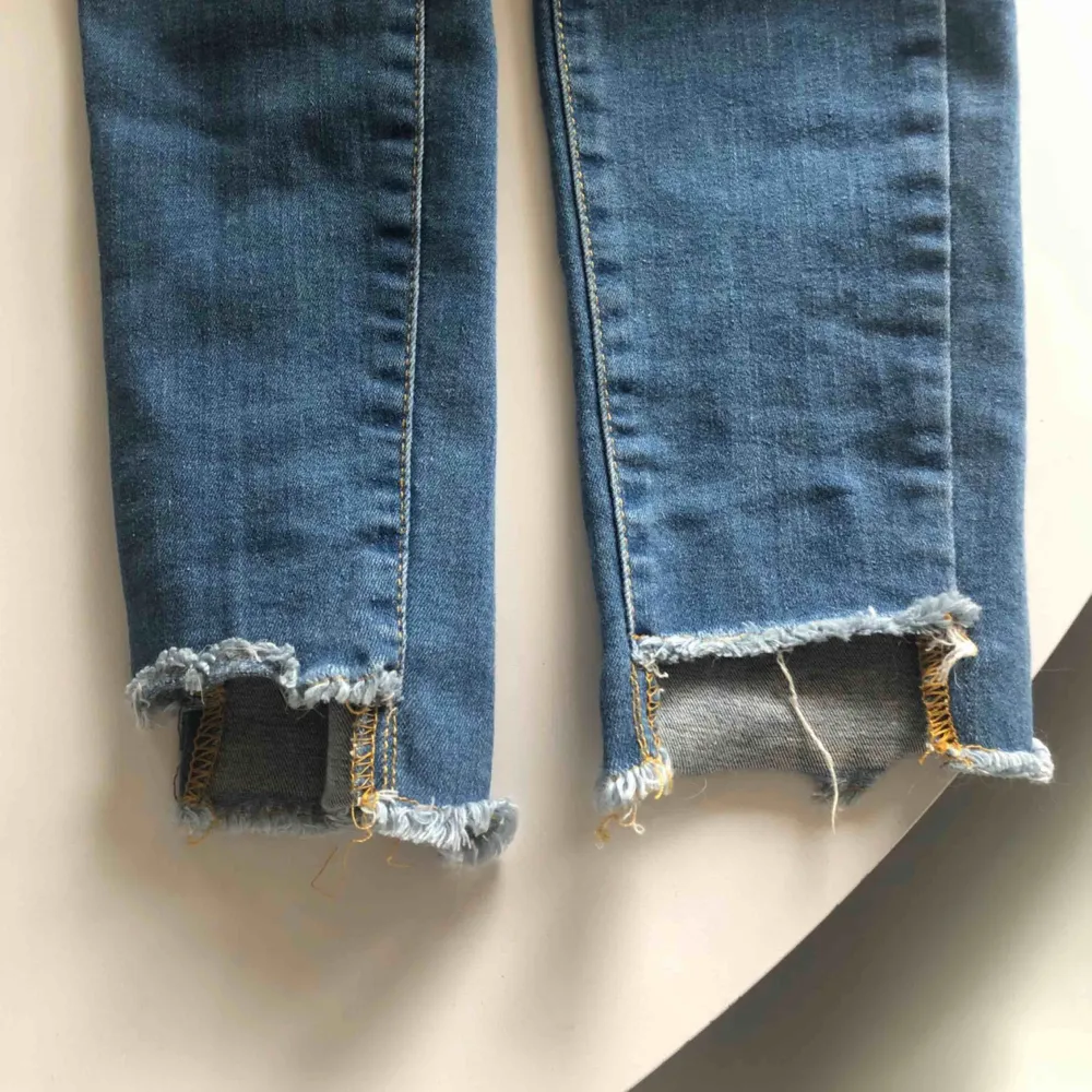 Världens skönaste jeans! Väldigt stretchiga. . Jeans & Byxor.