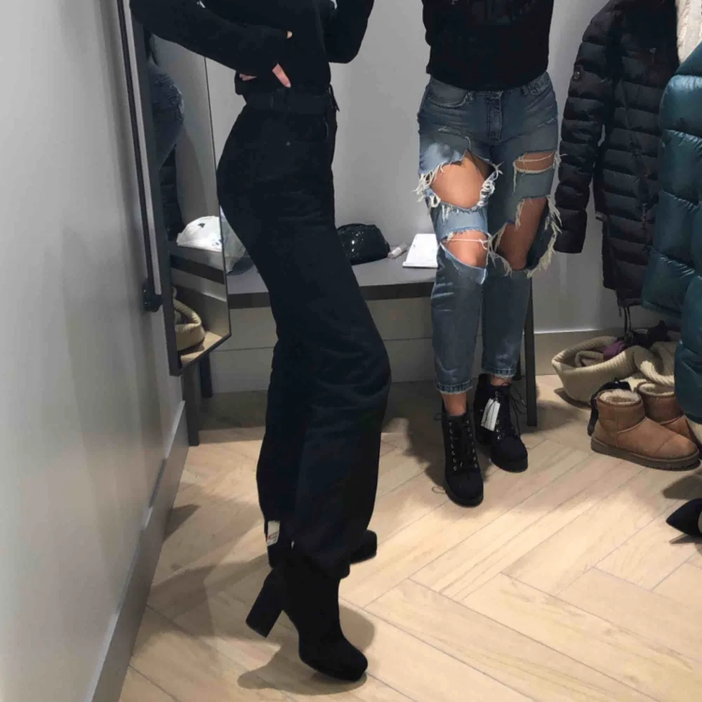 Levis jeans, svarta Lång rak modell Frakt tillkommer. Jeans & Byxor.