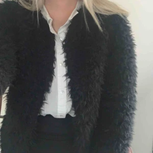  - Fin fluff-jacka från Veromoda. Använda några få gånger. Frakten står köparen för. 