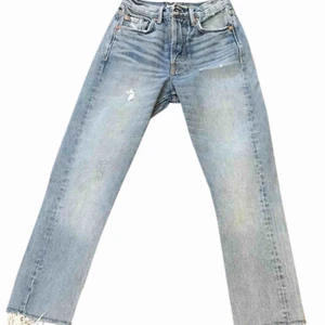  - Säljer mina trendiga GRLFRND jeans! Nypris ca 2 300kr och jag säljer dem för 250kr (+ frakt på ca 80kr)! Skriv för fler bilder!